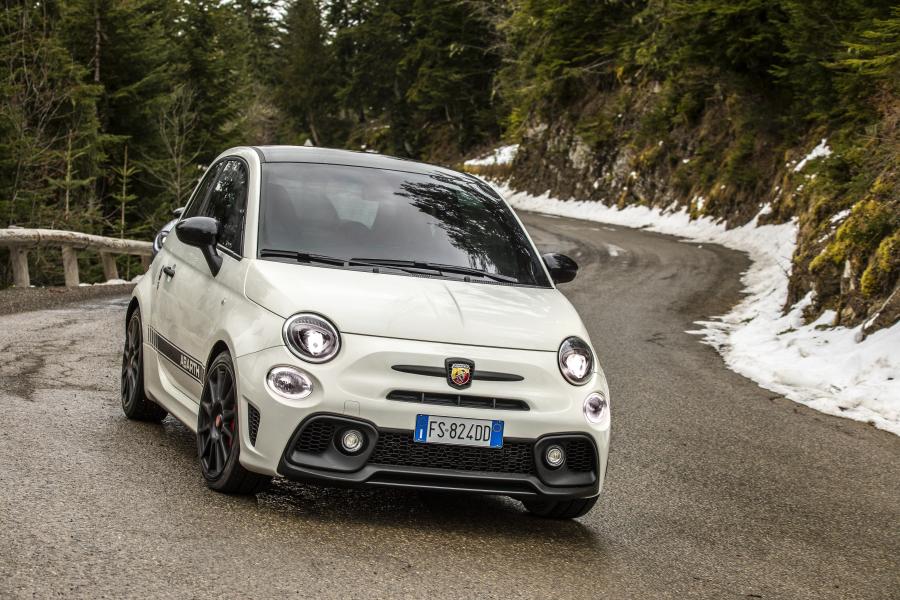  Abarth 595 Competizione 70esimo Anniversario (312) 2019 года  (фото 5 из 24)